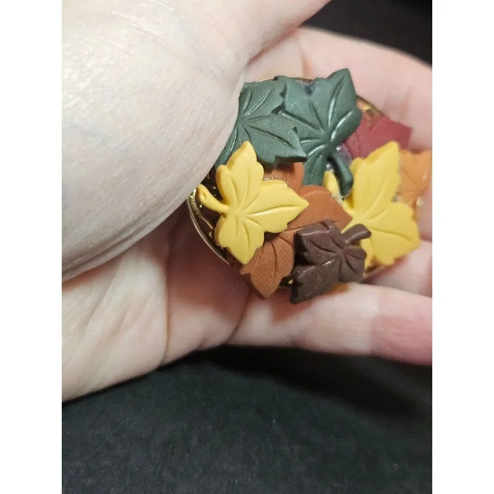 Vintage handmade fall leaf brooch